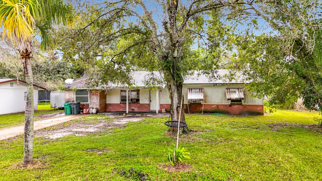 Photo of 2930 MIDDLE Road, Fort Pierce, FL 34981 (MLS # B26080697)