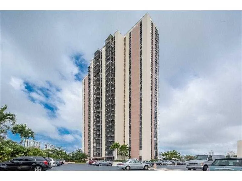 20379 W COUNTRY CLUB DR Unit 638  
