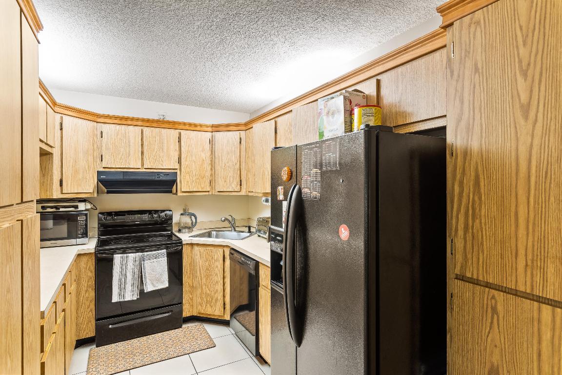 PALM CLUB VILLAGE II CONDO - Residential