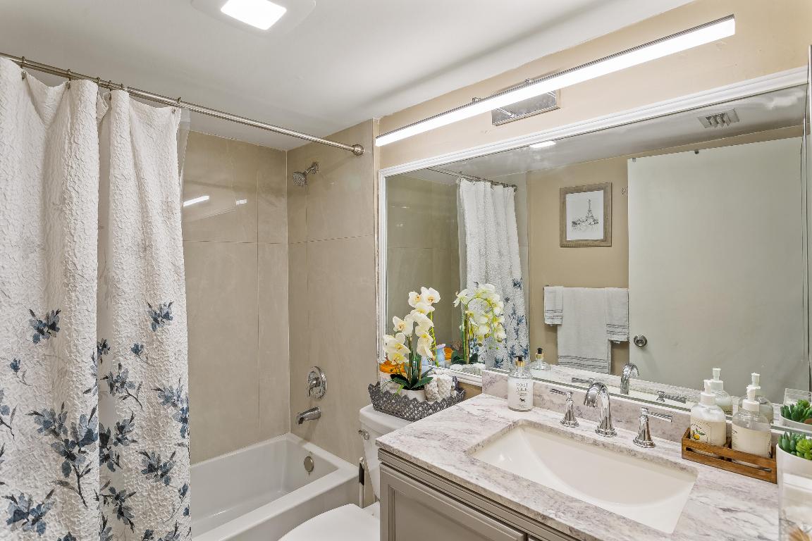 PALM CLUB VILLAGE II CONDO - Residential