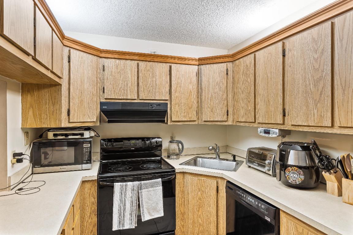 PALM CLUB VILLAGE II CONDO - Residential