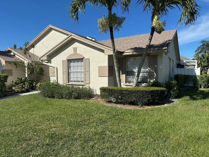 Spacious 3 Bedroom villa with private pool (pool maintenance is included), large screened patio, split bedroom floorplan, volume ceilings, tile flooring with wood floors in all bedrooms. Lots of storage space. Washer/Dryer. Great location wonderful community amenities. Beautifully 16' tile on diagonal. Storm shutters, private corner location. A great Boca private pool rental home!