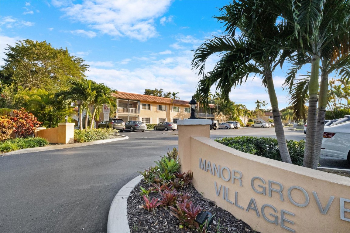 1940 NE 2nd Avenue J218