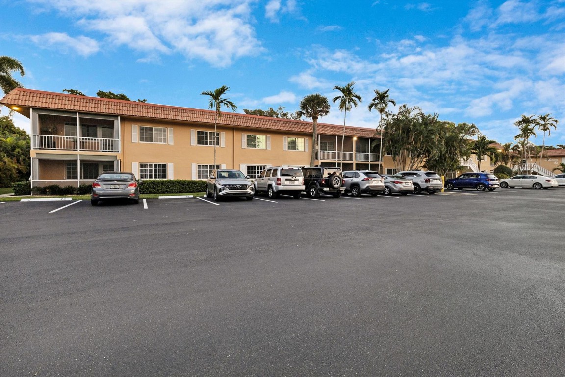 1940 NE 2nd Avenue J218