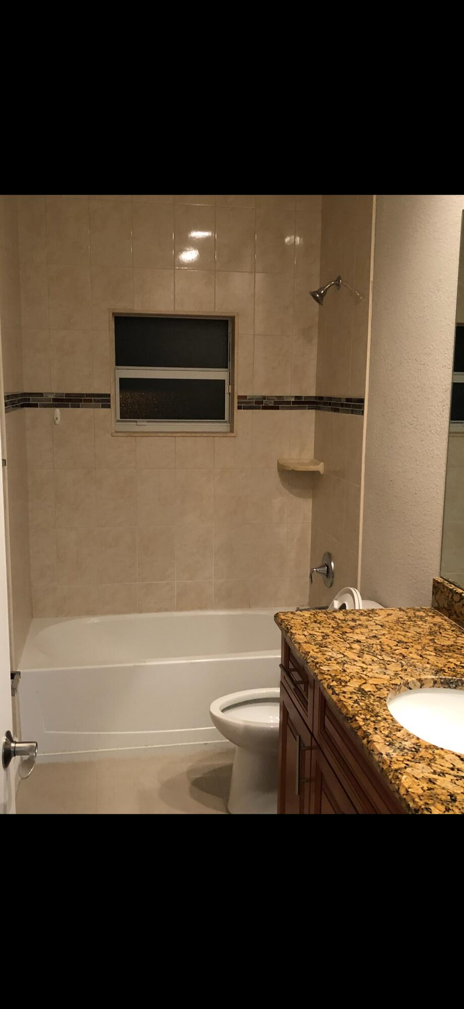 HOLT EST - Residential