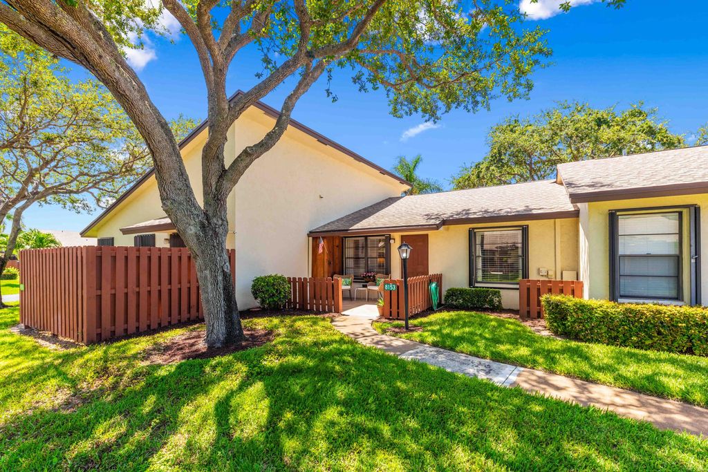 Photo of 8153 SE Villa Way #2718, Hobe Sound, FL 33455 (MLS # R11001846)