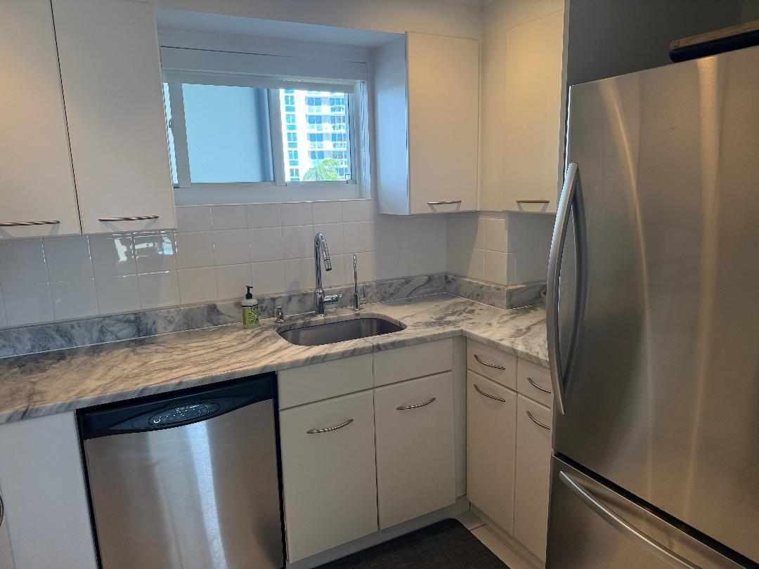 SEA TOWER APTS CO-OP - Residential Lease