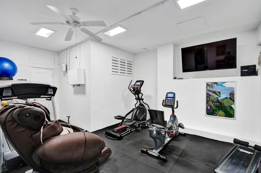 SEA TOWER APTS CO-OP - Residential Lease