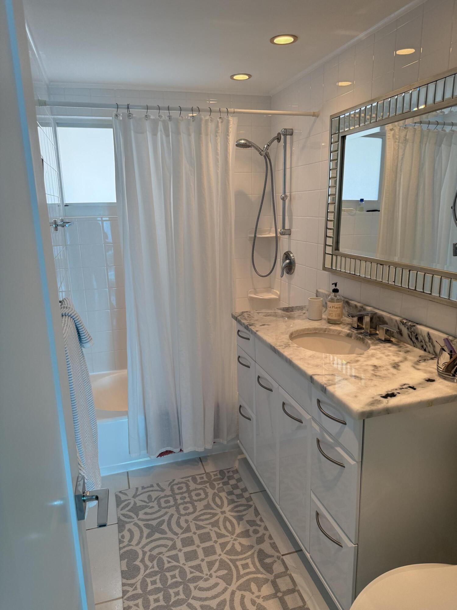 SEA TOWER APTS CO-OP - Residential Lease