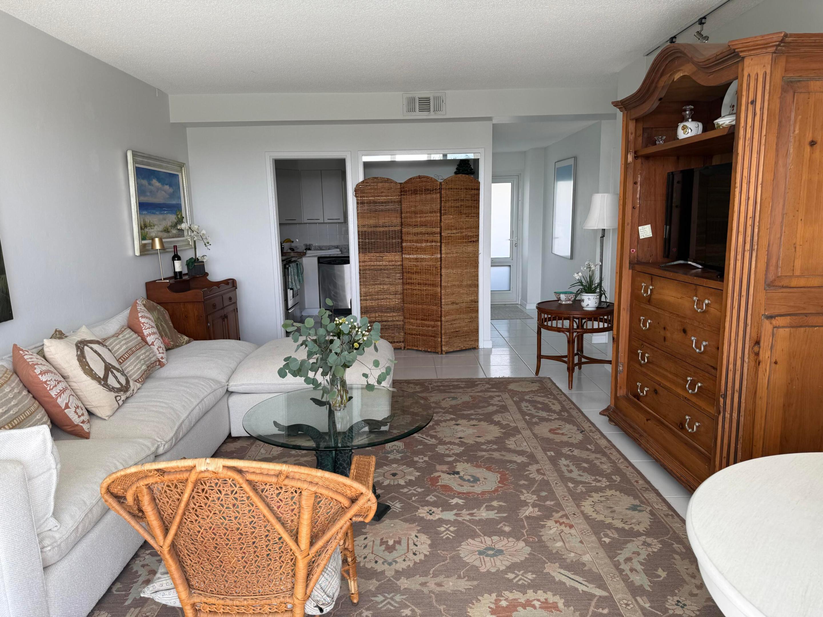SEA TOWER APTS CO-OP - Residential Lease