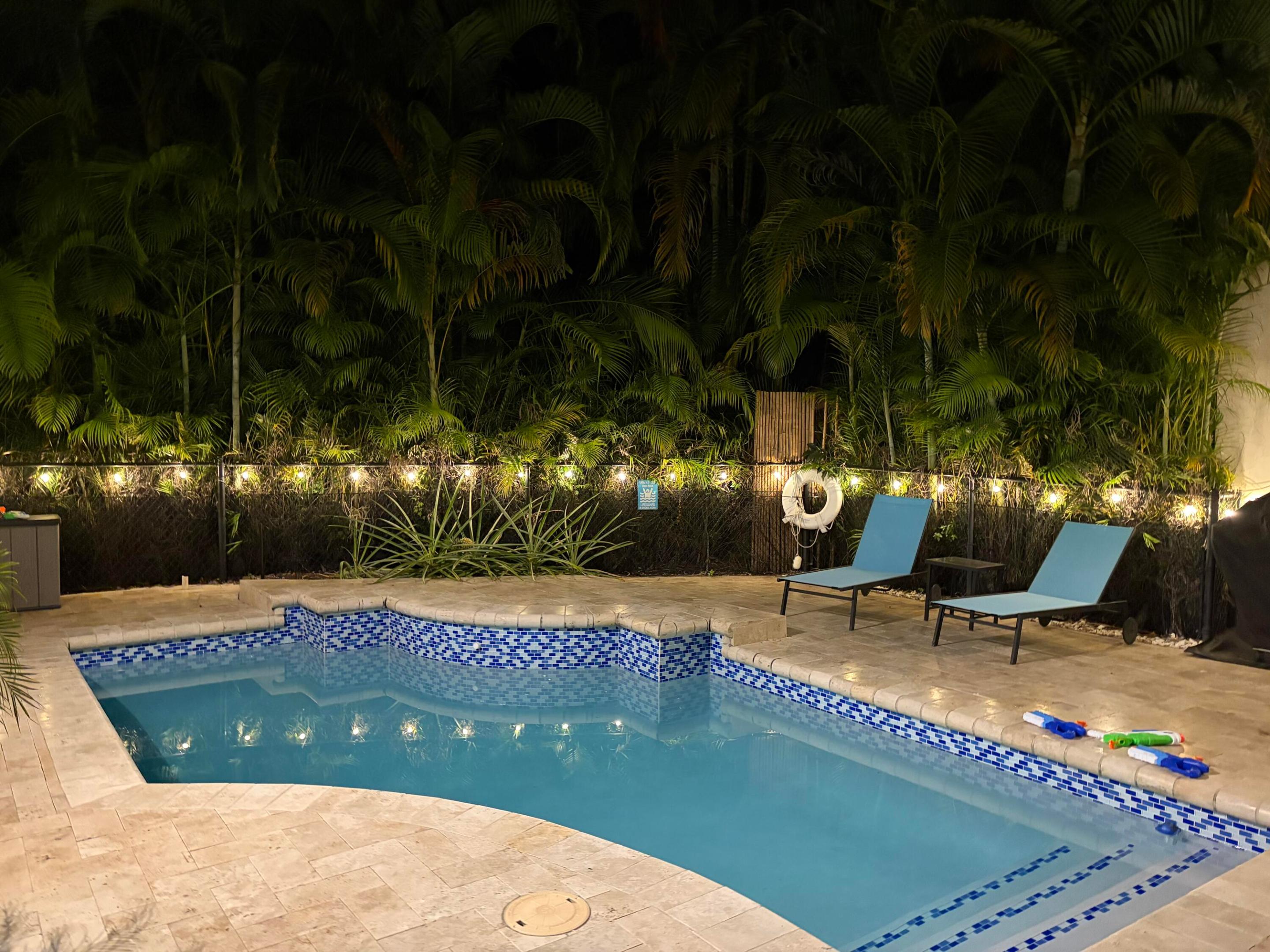 WOODSIDE ESTATES - Residential