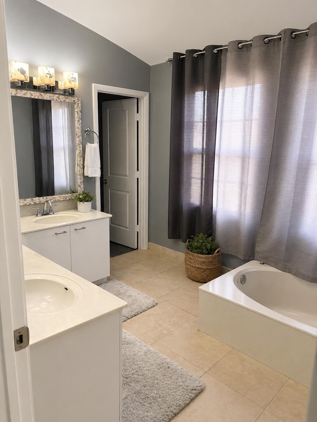 WOODSIDE ESTATES - Residential