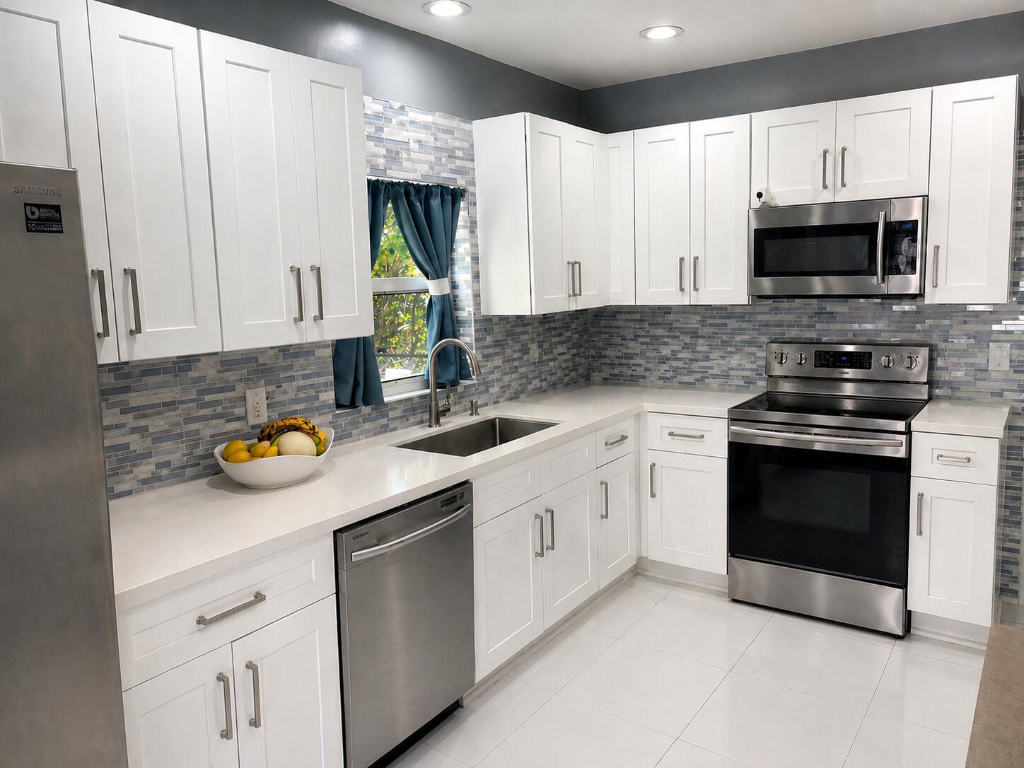 WOODSIDE ESTATES - Residential