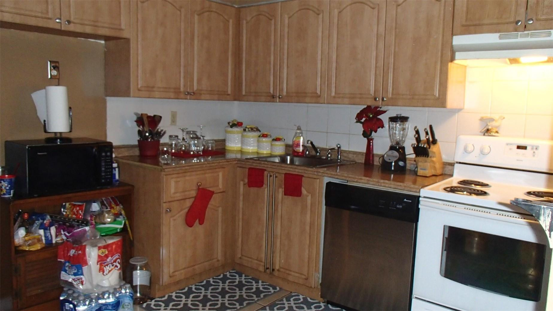 Hollywood Terrace 2 3-13 - Residential Income