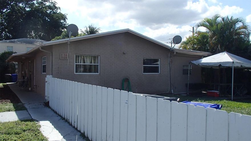 Perfect location close to US1 and major highways. Big front yard lot, fenced and private. Roof is 3 and a half years old and A/Cs are new. Parking for 4 cars.