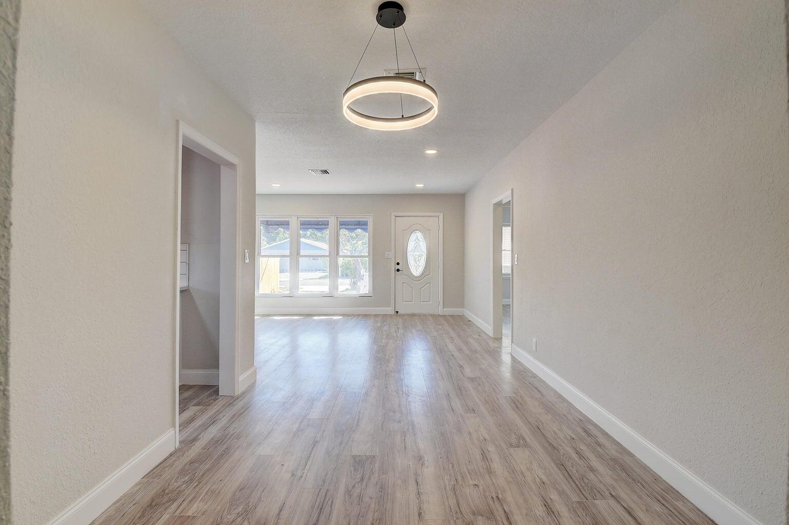 348 SE 4th Avenue SE