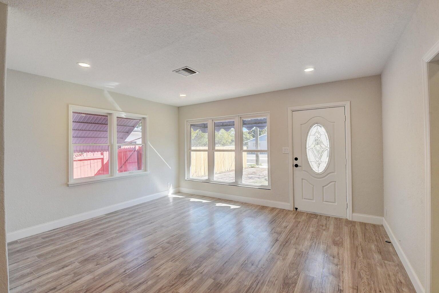 348 SE 4th Avenue SE