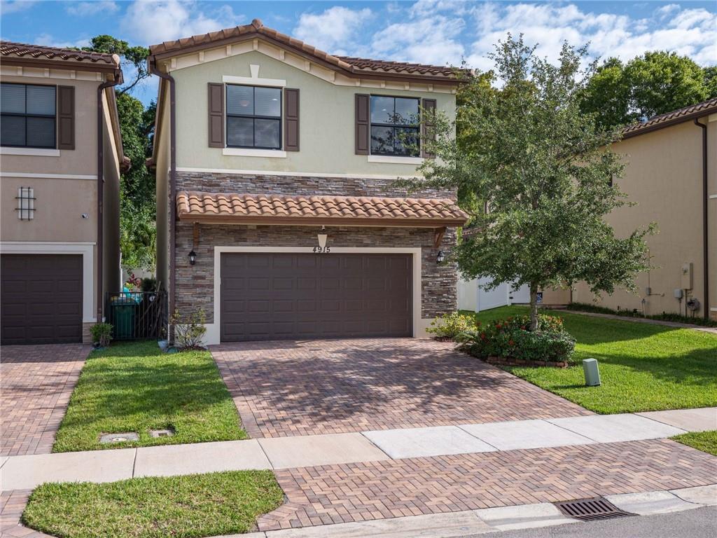 Sabal Palm By Prestige 17 - Residential