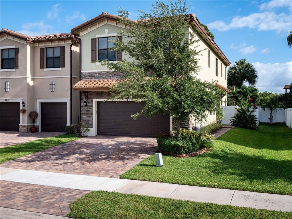 Sabal Palm By Prestige 17 - Residential