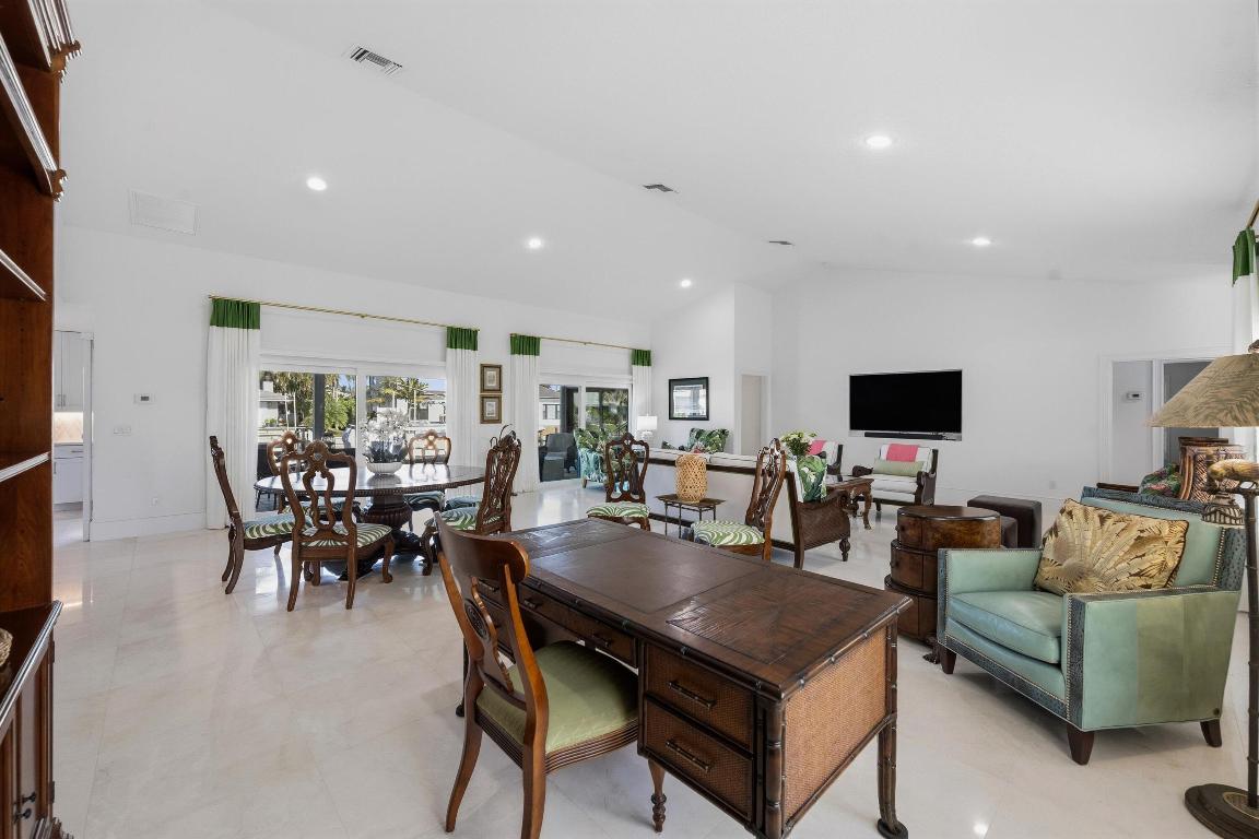 THE SOUNDINGS - Residential