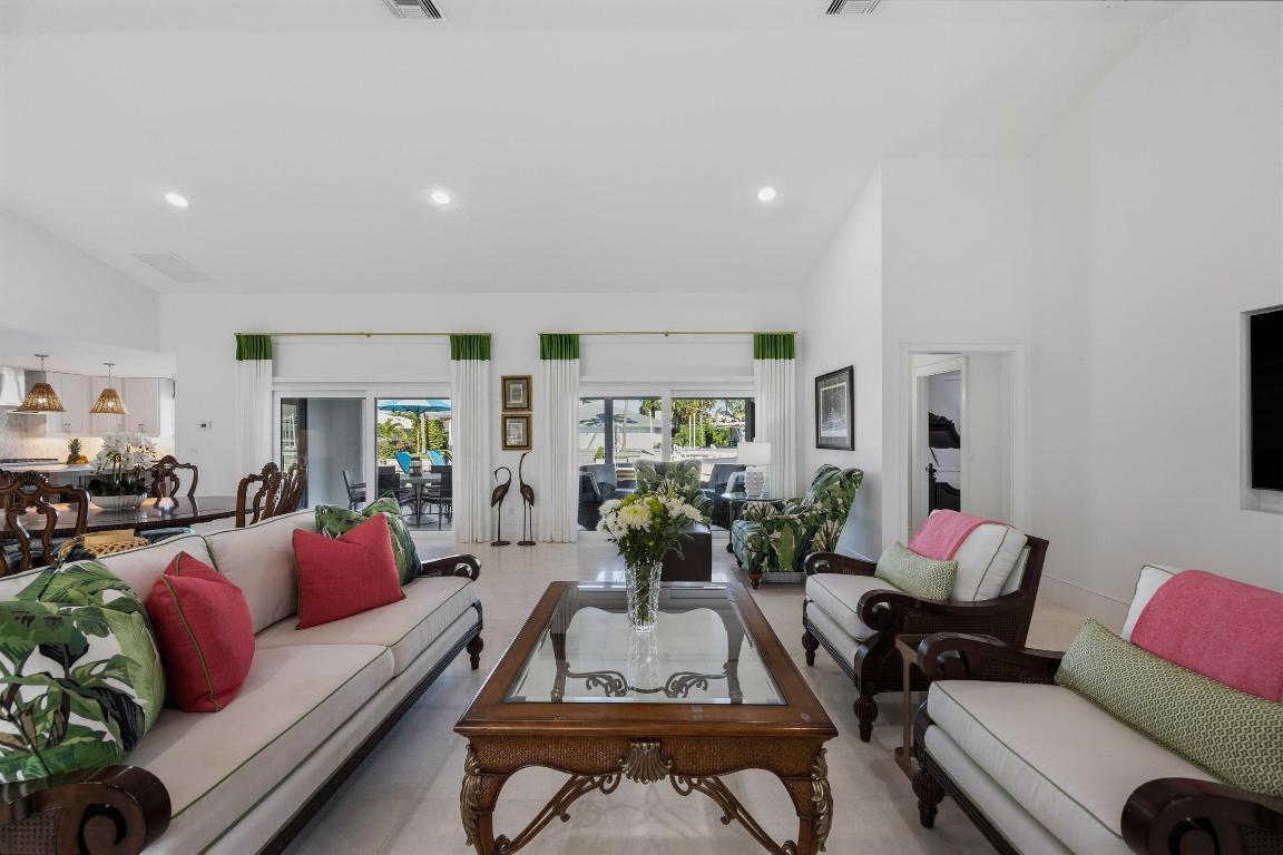 THE SOUNDINGS - Residential