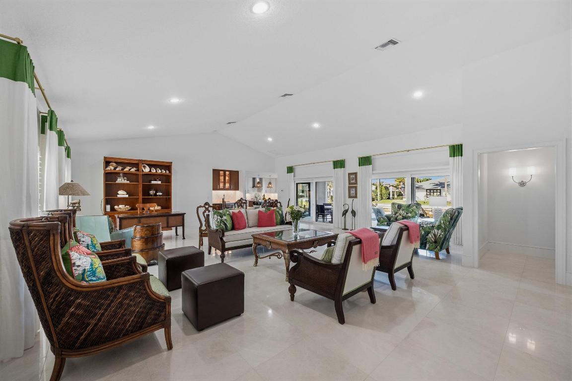 THE SOUNDINGS - Residential