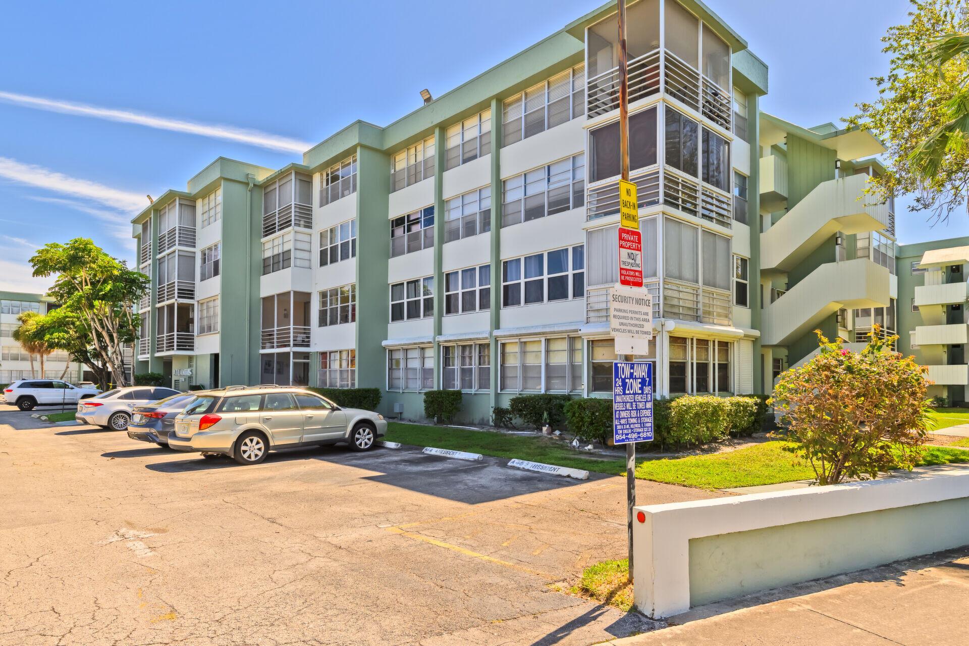 2731 Taft Street 412