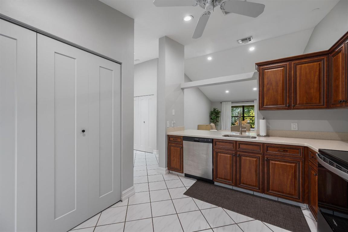 SHEFFIELD WOODS AT WELLINGTON CONDO - Residential