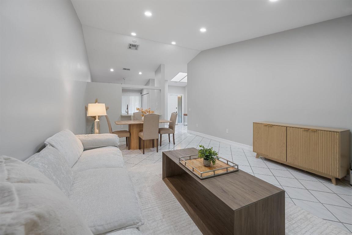 SHEFFIELD WOODS AT WELLINGTON CONDO - Residential