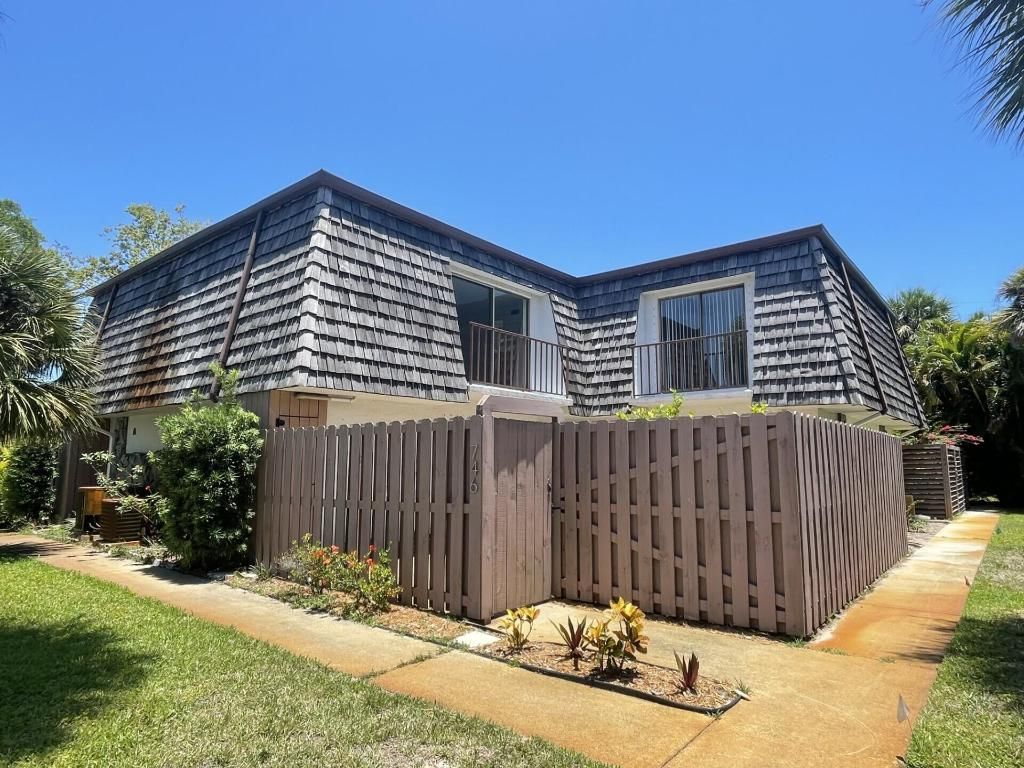 Photo of 746 NW 10th Terrace #746, Stuart, FL 34994 (MLS # R10993666)