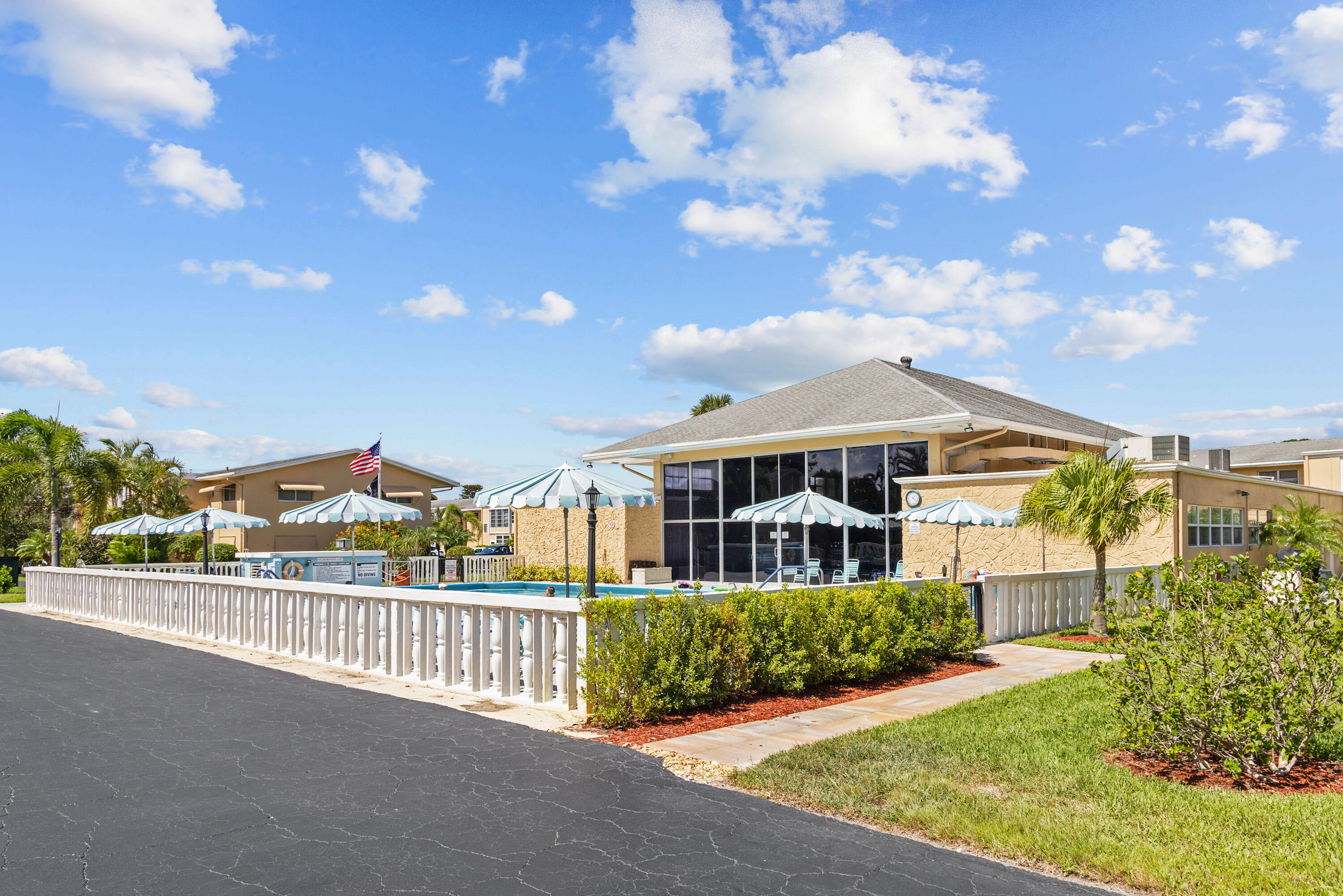 VILLAGE ROYALE CONDO 1 - Residential Lease