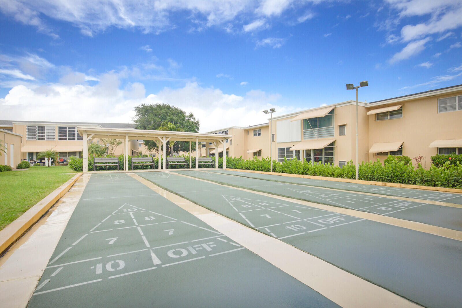 VILLAGE ROYALE CONDO 1 - Residential Lease