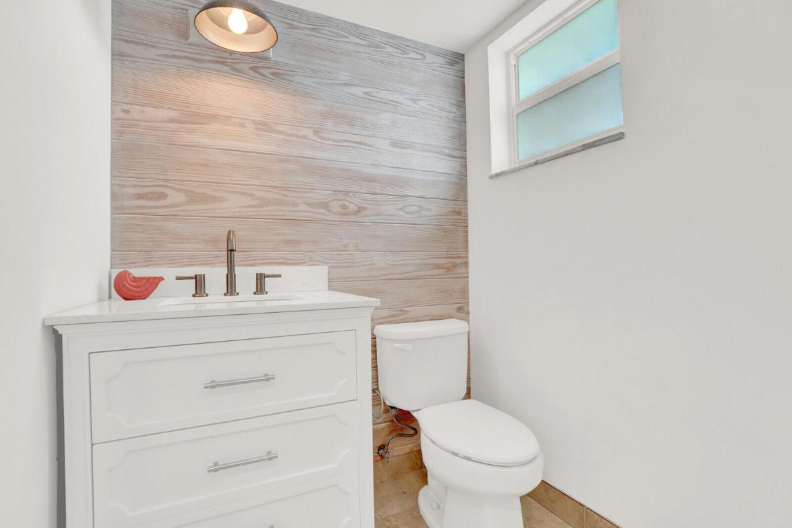 COLONIAL CLUB CONDO SEC 1 - Residential