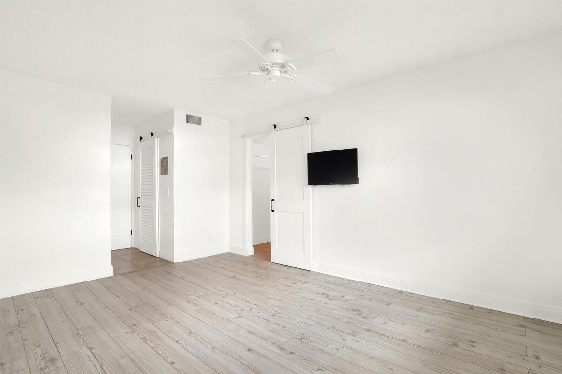 COLONIAL CLUB CONDO SEC 1 - Residential