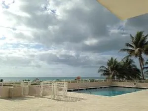 345 Ocean Dr Unit 421  