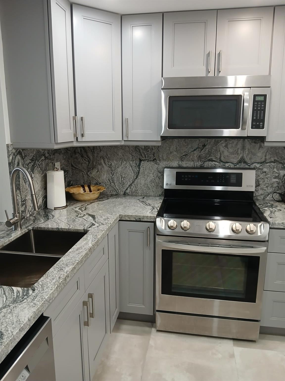 ISLANDS MARTINIQUE - Residential