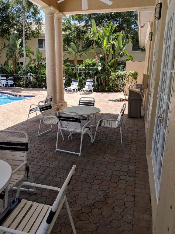 SAWGRASS EXCHANGE PLAT - Residential Lease