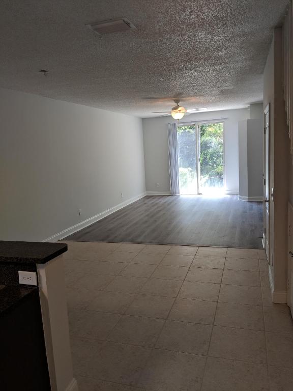 SAWGRASS EXCHANGE PLAT - Residential Lease