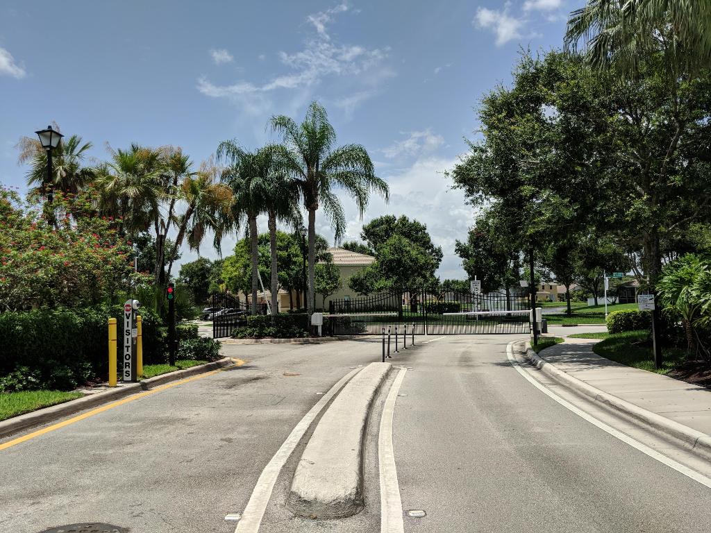 SAWGRASS EXCHANGE PLAT - Residential Lease