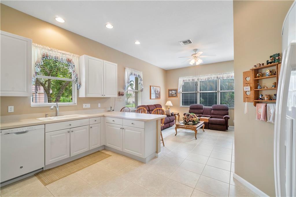 VENETIAN ISLES - Residential