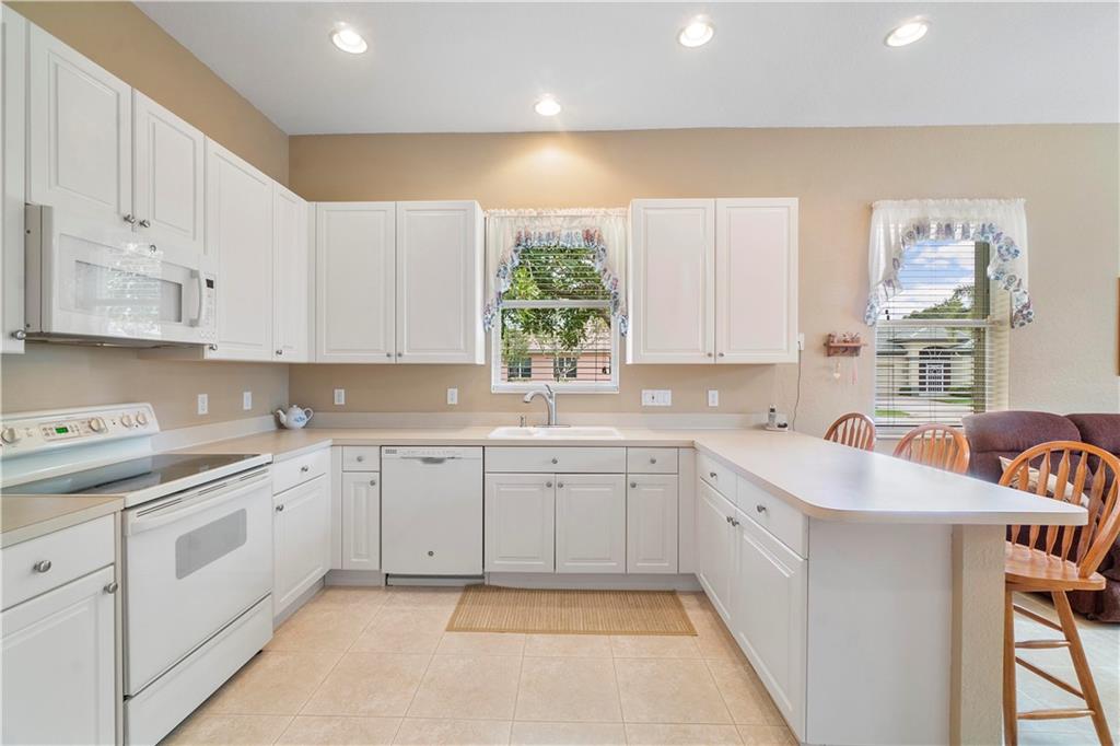 VENETIAN ISLES - Residential