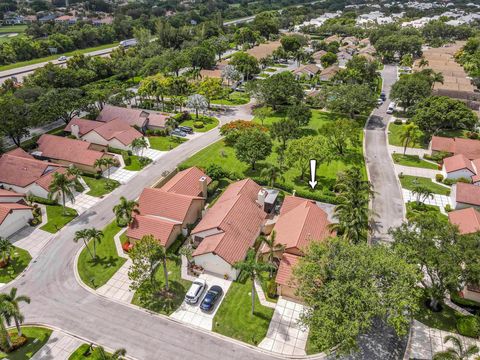 Photo of 85 Ironwood Way N, Palm Beach Gardens, FL 33418 (MLS # R11105582)