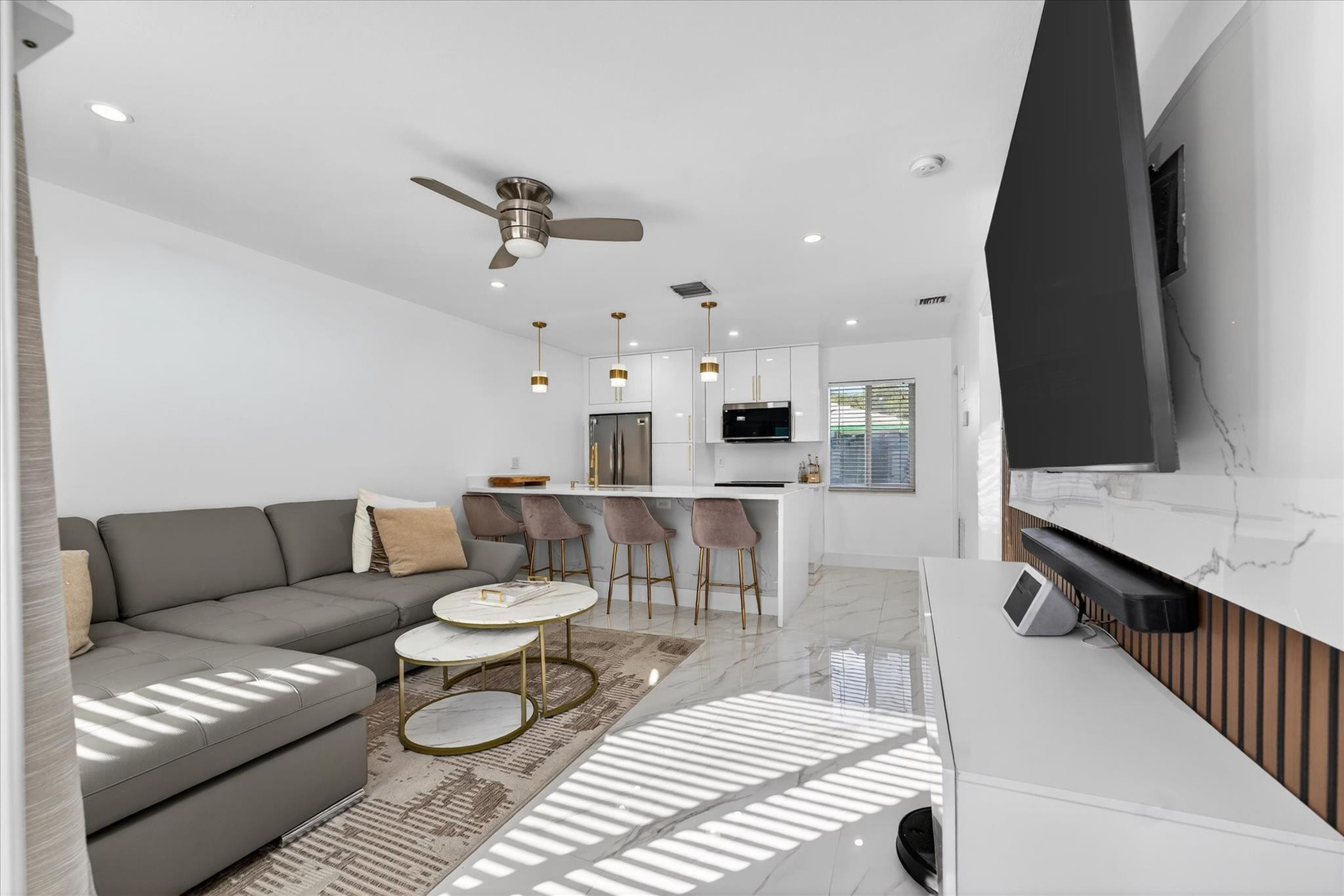 883 NE 33rd Street, Oakland Park, FL, 33334/$645,000 3 883 NE 33rd Street