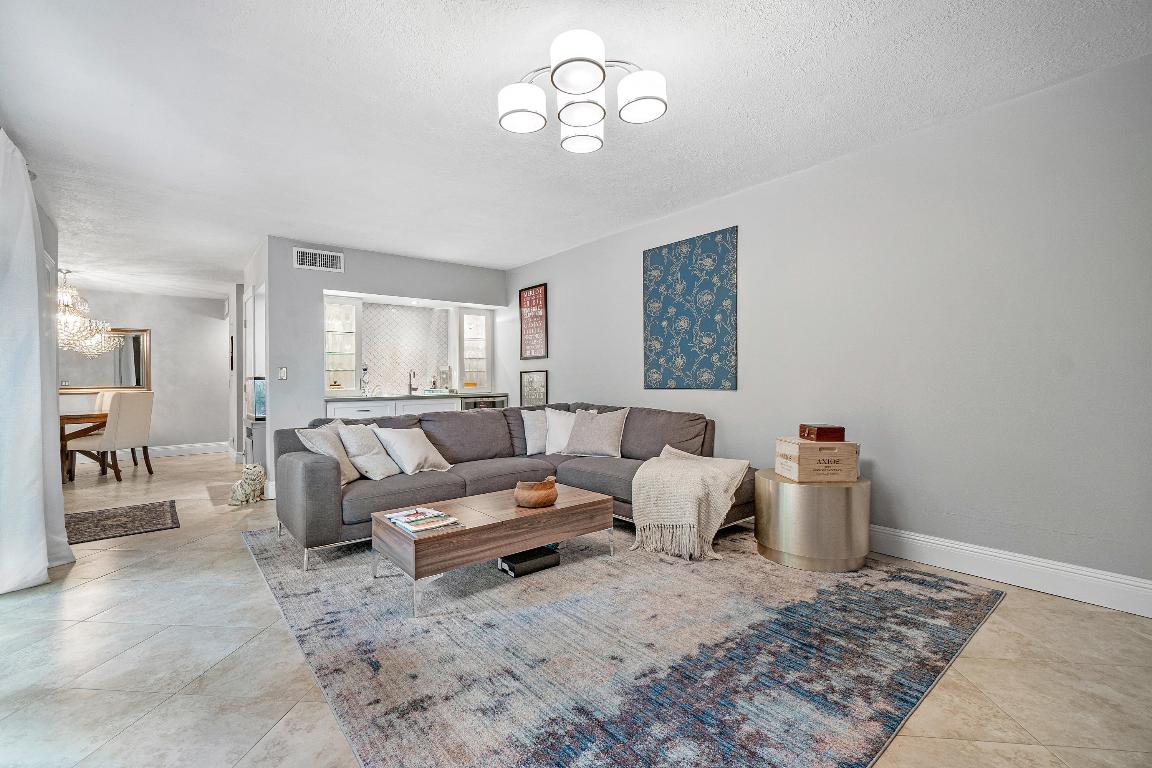 SPANISH WELLS CONDO I - Residential