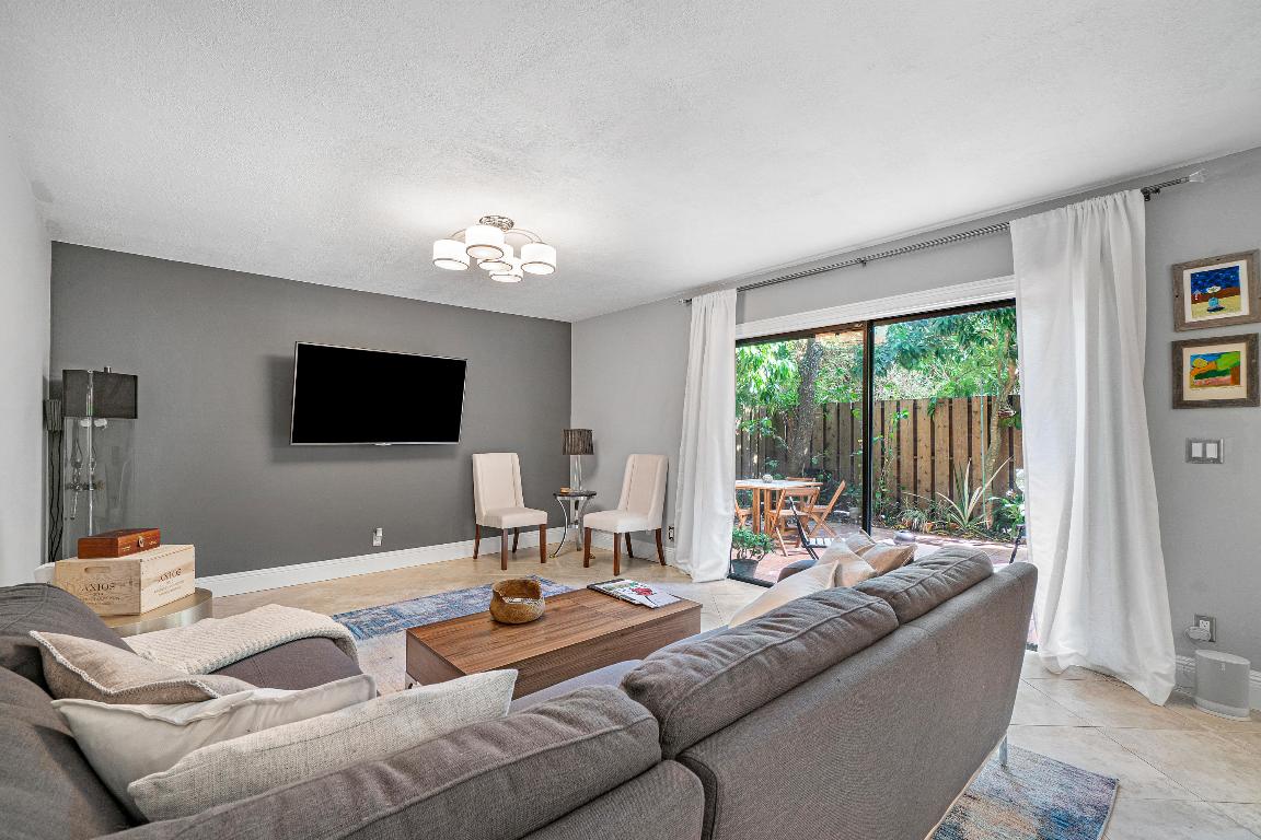 SPANISH WELLS CONDO I - Residential