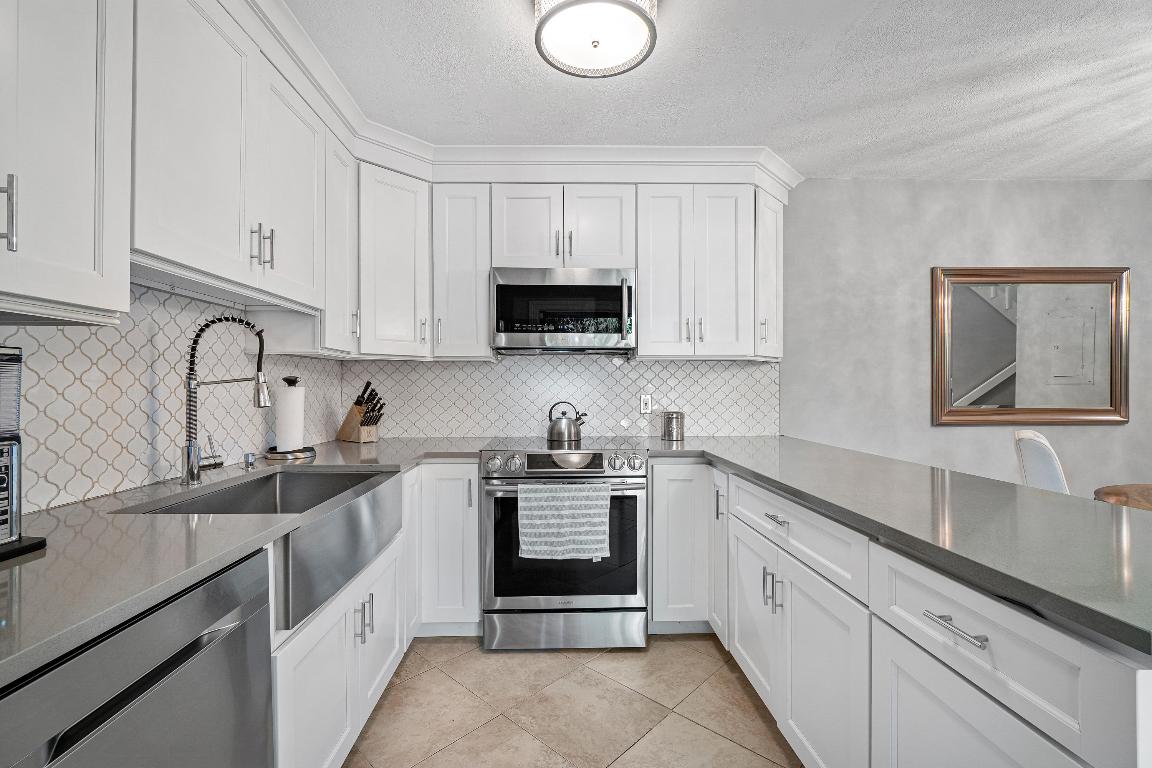 SPANISH WELLS CONDO I - Residential