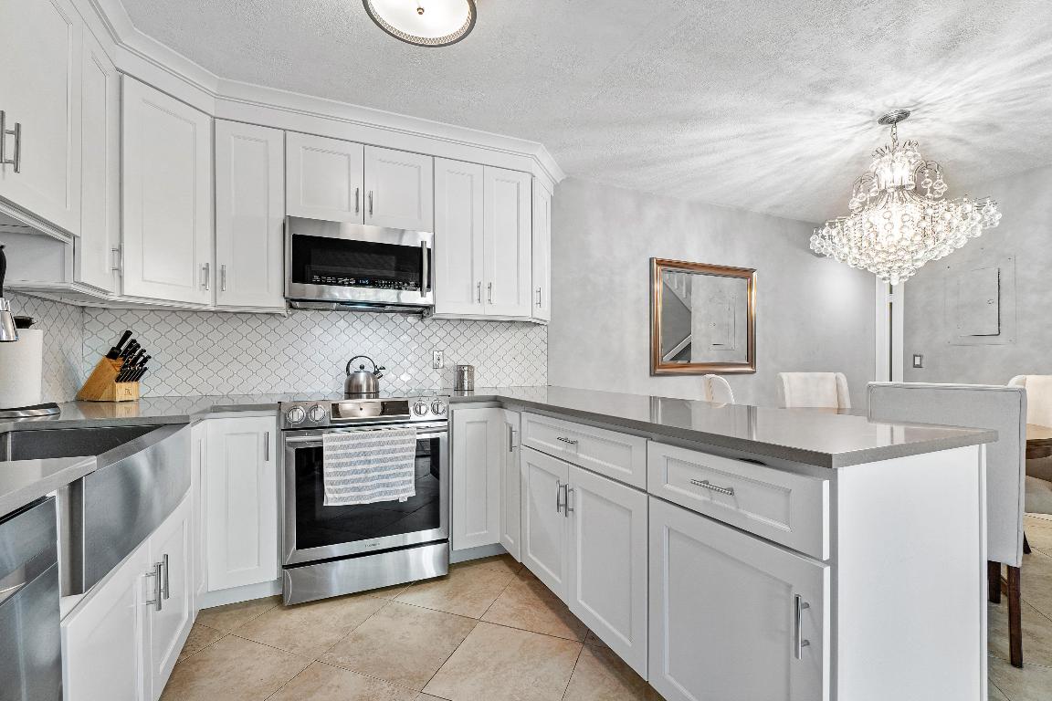 SPANISH WELLS CONDO I - Residential