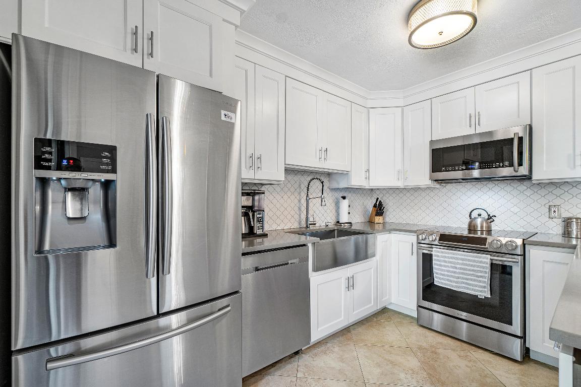 SPANISH WELLS CONDO I - Residential