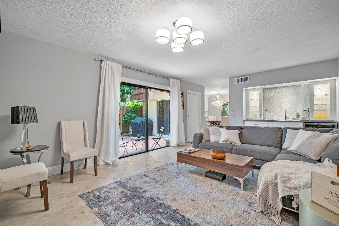 SPANISH WELLS CONDO I - Residential