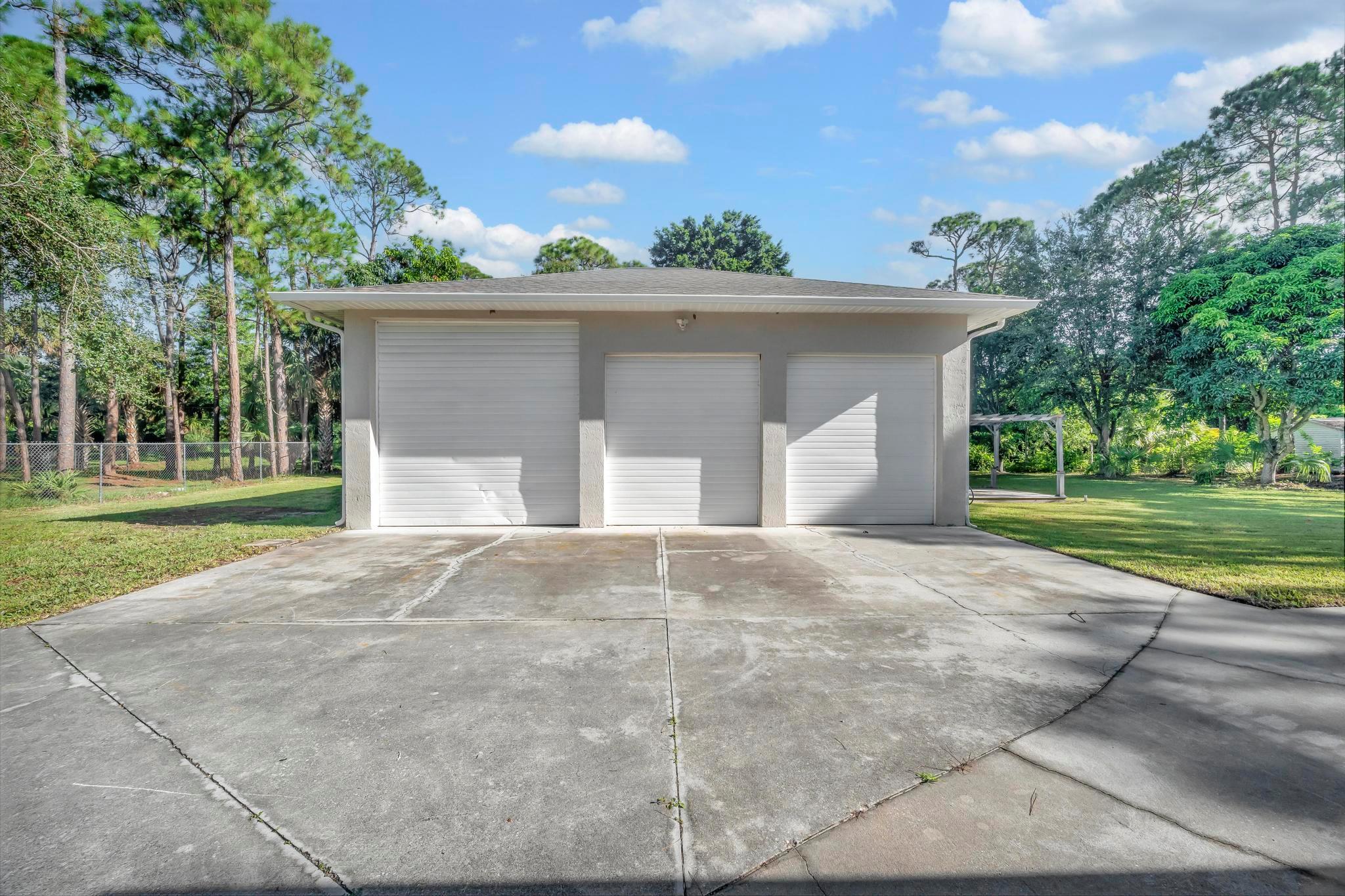 HIDDEN PINES ESTATES - Residential